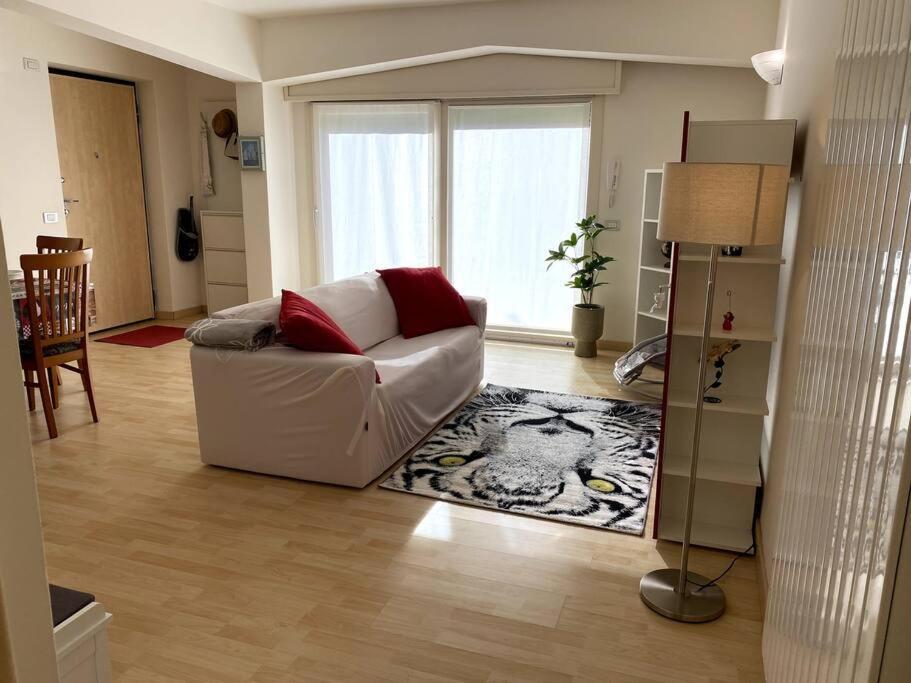 Casa Vacanza Veronica Con Giardino Verbania Exterior foto